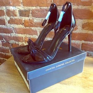 *NEW IN BOX* Black Strappy Heel from LULU’s